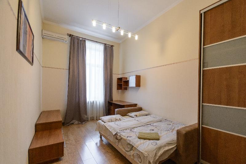 Kievacccommodation Near Gulliver 24H Self Check-In Exterior photo